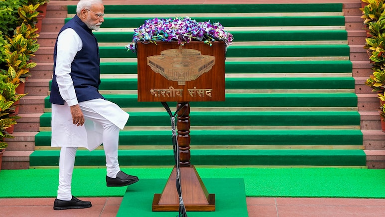 ऑपरेशन सिंदूर पर संसद में सोम-मंगल को 'शब्द-संग्राम', PM मोदी के इंतजार में क्यों विपक्ष? ऑपरेशन सिंदूर पर संसद में सोम-मंगल को 'शब्द-संग्राम', PM मोदी के इंतजार में क्यों विपक्ष?