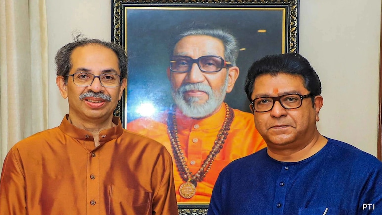 13 साल बाद मातोश्री पहुंचे राज ठाकरे, उद्धव को कहा- 'हैप्पी बर्थडे', मंत्री राणे बोले- पतन इसे ही कहते है... 13 साल बाद मातोश्री पहुंचे राज ठाकरे, उद्धव को कहा- 'हैप्पी बर्थडे', मंत्री राणे बोले- पतन इसे ही कहते है...
