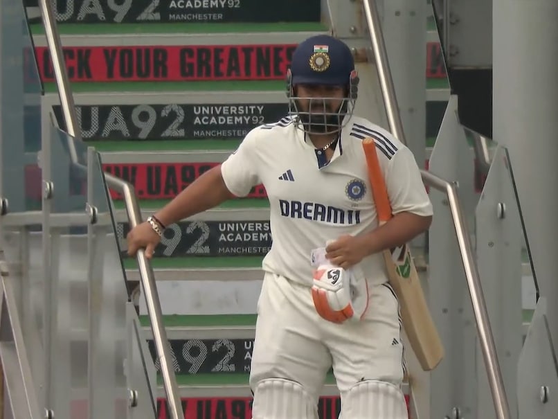 India vs England Live Score, 4th Test Day 2: As England Target Rishabh Pant's Injured Foot, Batter Does This To Counter It