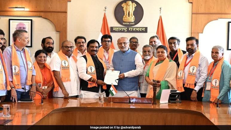 Team Uddhav Leaders Meet Maharashtra Governor, Seek Action Against Ministers Team Uddhav Leaders Meet Maharashtra Governor, Seek Action Against Ministers
