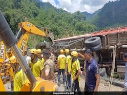 3 Kanwariyas Killed, 18 Injured As Truck Overturns In Uttarakhand 3 Kanwariyas Killed, 18 Injured As Truck Overturns In Uttarakhand