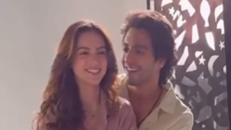 Viral: Inside Ahaan Panday And Aneet Padda's Poster Shoot For <i>Saiyaara</i>. Fans Want Second Part
