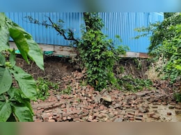 दिल्ली के सिविल लाइंस इलाके में भारी बारिश के बीच गिरी दीवार, मां-बेटे की मौत, दो अन्य घायल दिल्ली के सिविल लाइंस इलाके में भारी बारिश के बीच गिरी दीवार, मां-बेटे की मौत, दो अन्य घायल