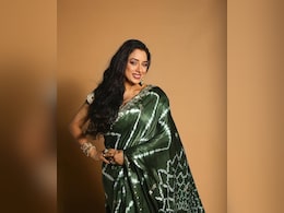 हरियाली तीज पर टीवी की अनुपमा की ये खूबसूरत साड़ियां हैं बेस्ट, यूं क्रिएट करें अपना लुक हरियाली तीज पर टीवी की अनुपमा की ये खूबसूरत साड़ियां हैं बेस्ट, यूं क्रिएट करें अपना लुक