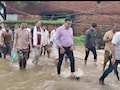 बाढ़ के पानी में उतरे कलेक्टर, पैदल चलकर प्रभावित कई इलाकों का किया दौरा, लोगों को दिलाई राहत  
