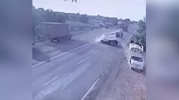 On Camera, Pickup Van, Mini Truck Collide Head On In Maharashtra, 8 Injured
