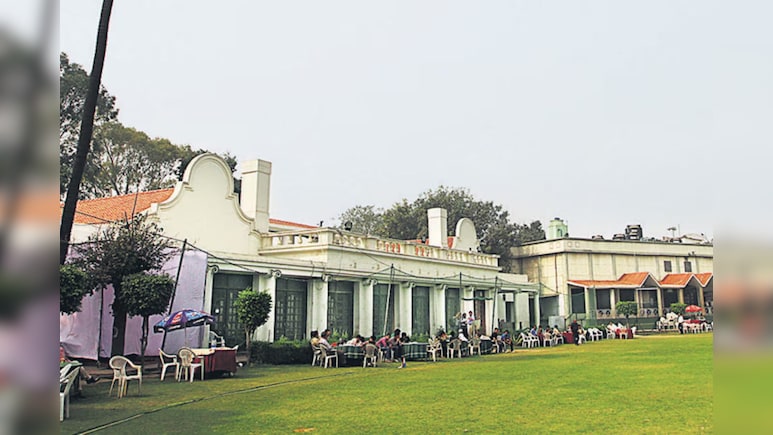 दिल्ली का सबसे पुराना क्लब खुला आम लोगों के लिए, क्या है रोशन आरा क्लब की खासियत जानें दिल्ली का सबसे पुराना क्लब खुला आम लोगों के लिए, क्या है रोशन आरा क्लब की खासियत जानें
