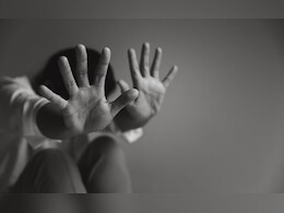 Bihar Crime: संतापजनक! होमगार्ड भरतीवेळी तरुणी बेशुद्ध पडली, रुग्णालयात नेताना नराधमांनी लचके तोडले Bihar Crime: संतापजनक! होमगार्ड भरतीवेळी तरुणी बेशुद्ध पडली, रुग्णालयात नेताना नराधमांनी लचके तोडले