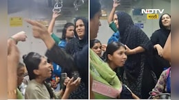 Viral video:' मराठी येत नाही तर बाहेर निघ', लोकलमध्ये महिलांच्या डब्यात जोरदार राडा