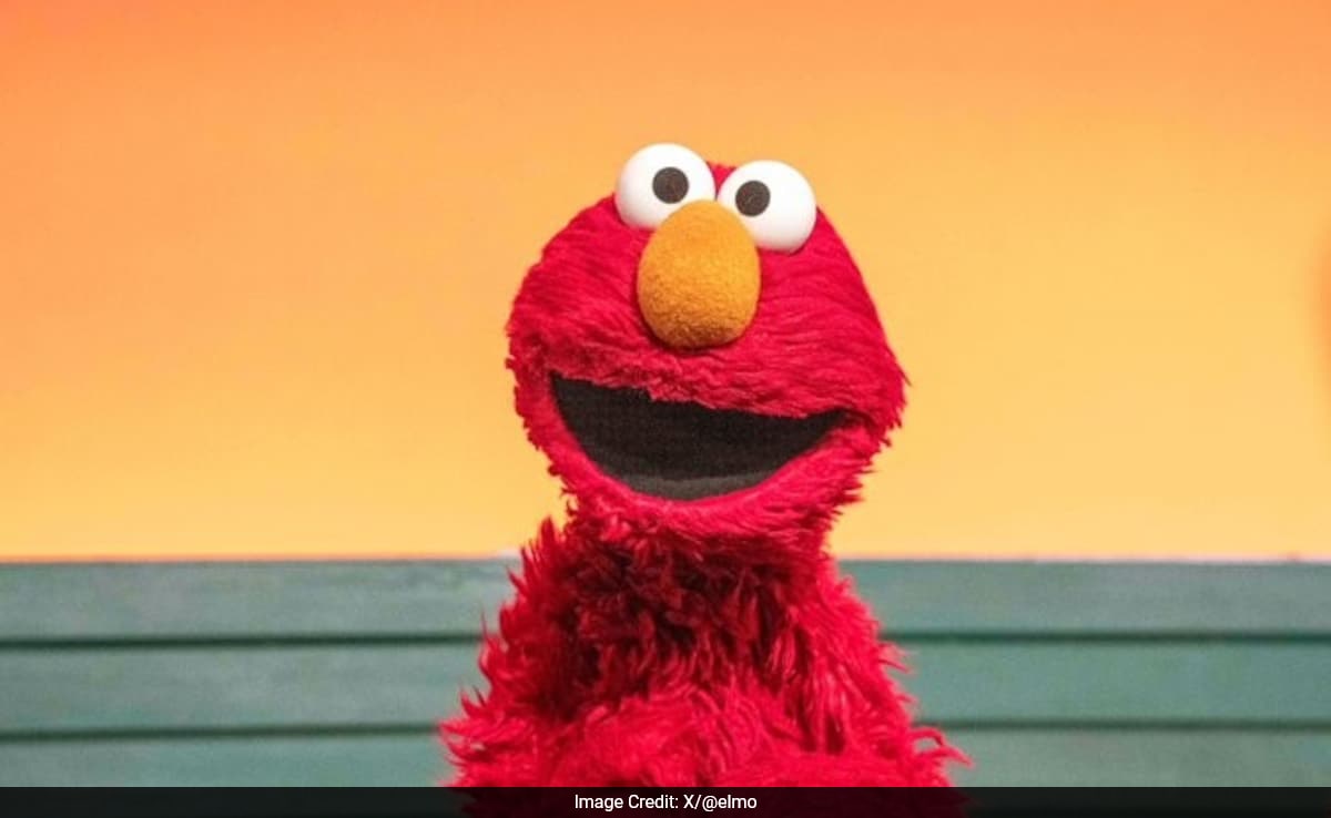 Официалният X преди това Twitter на Elmo популярен детски анимационен
