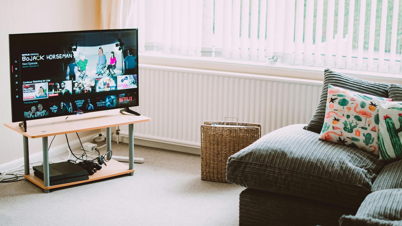 Big screen, small budget: A smarter way to stream under ₹50K.
