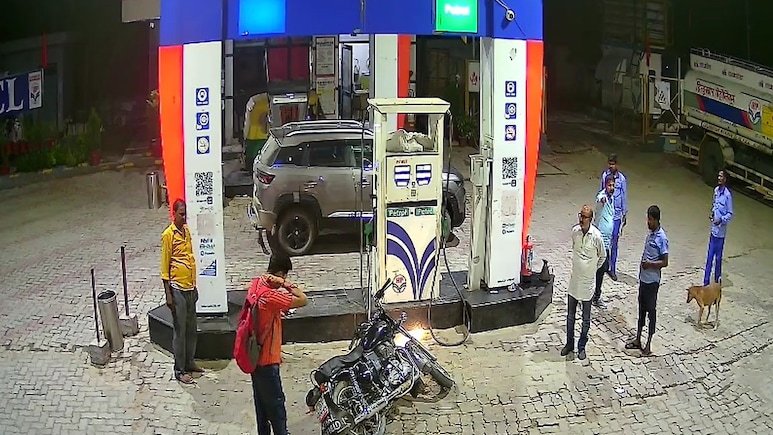 Video: UP Man Shot In The Neck, Rides Bike To Petrol Pump For Help