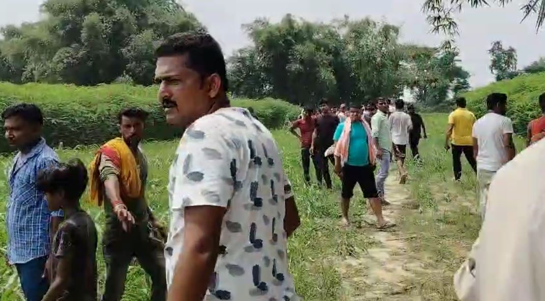 पहले काटी उंगली फिर गर्दन... प्रेमी के प्यार में पागल हुई बीबी ने दी खौफनाक मौत