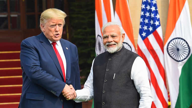 अमेरिका का दबाव डालने का तरीका... ट्रंप के टैरिफ बम पर क्या बोले एक्सपर्ट्स अमेरिका का दबाव डालने का तरीका... ट्रंप के टैरिफ बम पर क्या बोले एक्सपर्ट्स