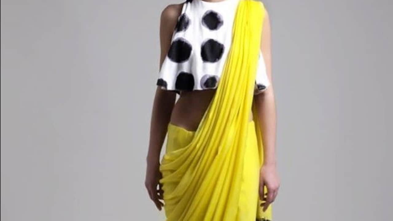 2. Mix These 3 Popular Accessories With Saree With Crop Top And See How It Changes Your Look From Day To Night In One Go