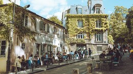Many Parisian Restaurants Charge American Tourists More Than Locals, Investigation Claims