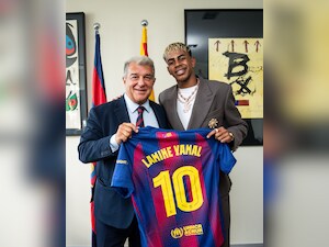 Lamine Yamal Inherits Lionel Messis Iconic Barcelona Number 10 Shirt