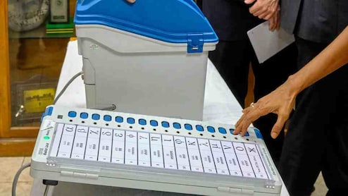EVM बैलेट पेपर पर प्रत्याशियों की रंगीन तस्वीर, बिहार चुनाव से पहले ECI की नई गाइडलाइन जारी