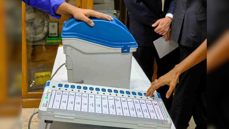 EVM में छेड़छाड़ असंभव; जांच में एक बार फिर साबित, ECI ने महाराष्ट्र का दिया उदाहरण EVM में छेड़छाड़ असंभव; जांच में एक बार फिर साबित, ECI ने महाराष्ट्र का दिया उदाहरण