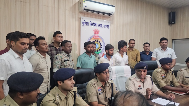 Murder Case: पूर्व विधायक के भाई जयपाल सिदार की सुनियोजित हत्या का खुलासा, तीन आरोपी गिरफ्तार Murder Case: पूर्व विधायक के भाई जयपाल सिदार की सुनियोजित हत्या का खुलासा, तीन आरोपी गिरफ्तार