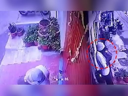थूक वाला दूध...सीसीटीवी में कैद हुई मिल्कमैन की काली करतूत, पुलिस ने किया गिरफ्तार थूक वाला दूध...सीसीटीवी में कैद हुई मिल्कमैन की काली करतूत, पुलिस ने किया गिरफ्तार