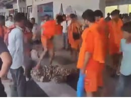 Soldier Punched, Kicked, Pushed To The Ground By Kanwariyas At UP Station Soldier Punched, Kicked, Pushed To The Ground By Kanwariyas At UP Station
