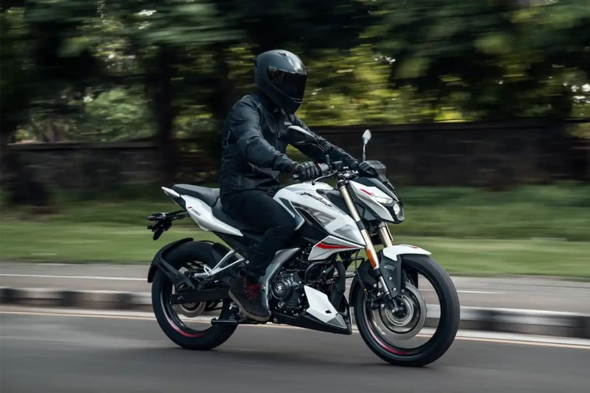 N160 Color Variant Bajaj Pulsar N160 Now Gets A Single Seat, Dual Channel ABS Version ...