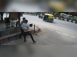 Watch: Thief Abandons Bike, Flees After Guards Stop Him In Delhi Society Watch: Thief Abandons Bike, Flees After Guards Stop Him In Delhi Society