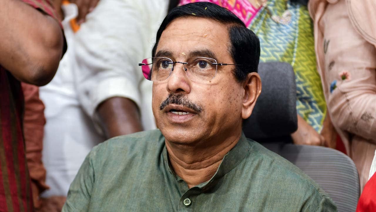 Video : Union Minister Pralhad Joshi Alleges "Horse Trading" Within Congress In Karnataka