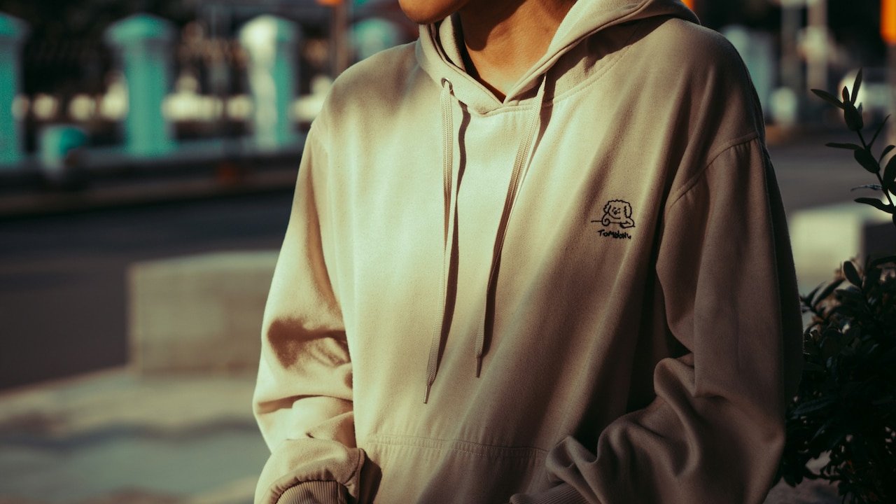 Tuck your sweatshirt in the bottoms to 