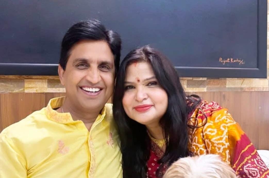 डॉ. कुमार विश्वास की पत्नी मंजू पर घूस लेने का झूठा आरोप, एक एक्स यूजर के खिलाफ केस दर्ज