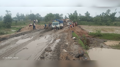 निर्माणाधीन हाईवे और खराब डायवर्जन ने बढ़ाई मुश्किलें,  लापरवाही के आरोप