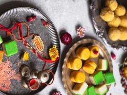 Sale Sale Sale: जल्दी करें! Raksha Bandhan के लिए Gift Hampers, Mithai, Chocolates खरीदें आधे से भी कम कीमत पर Sale Sale Sale: जल्दी करें! Raksha Bandhan के लिए Gift Hampers, Mithai, Chocolates खरीदें आधे से भी कम कीमत पर