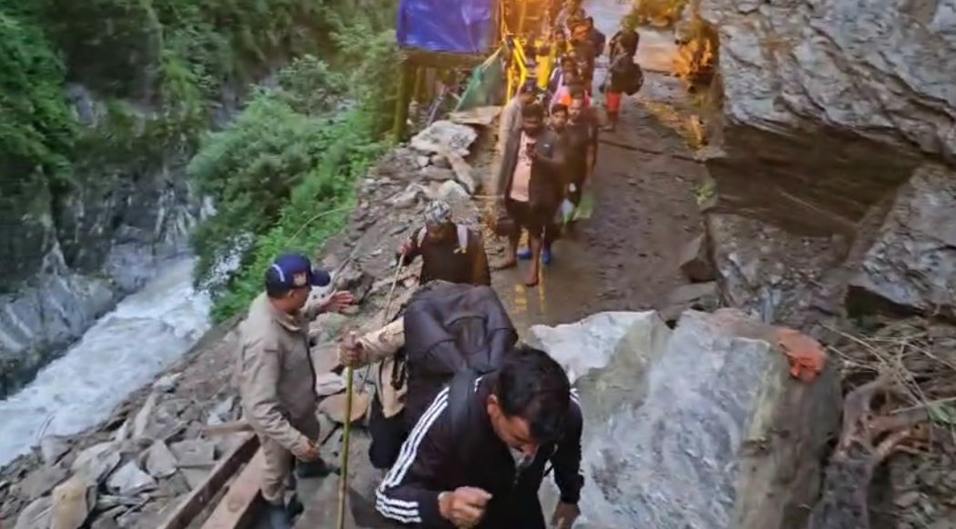 दो दिनों से नहीं खुल पाया केदारनाथ पैदल यात्रा मार्ग, जानें क्या है बंद होने की वजह