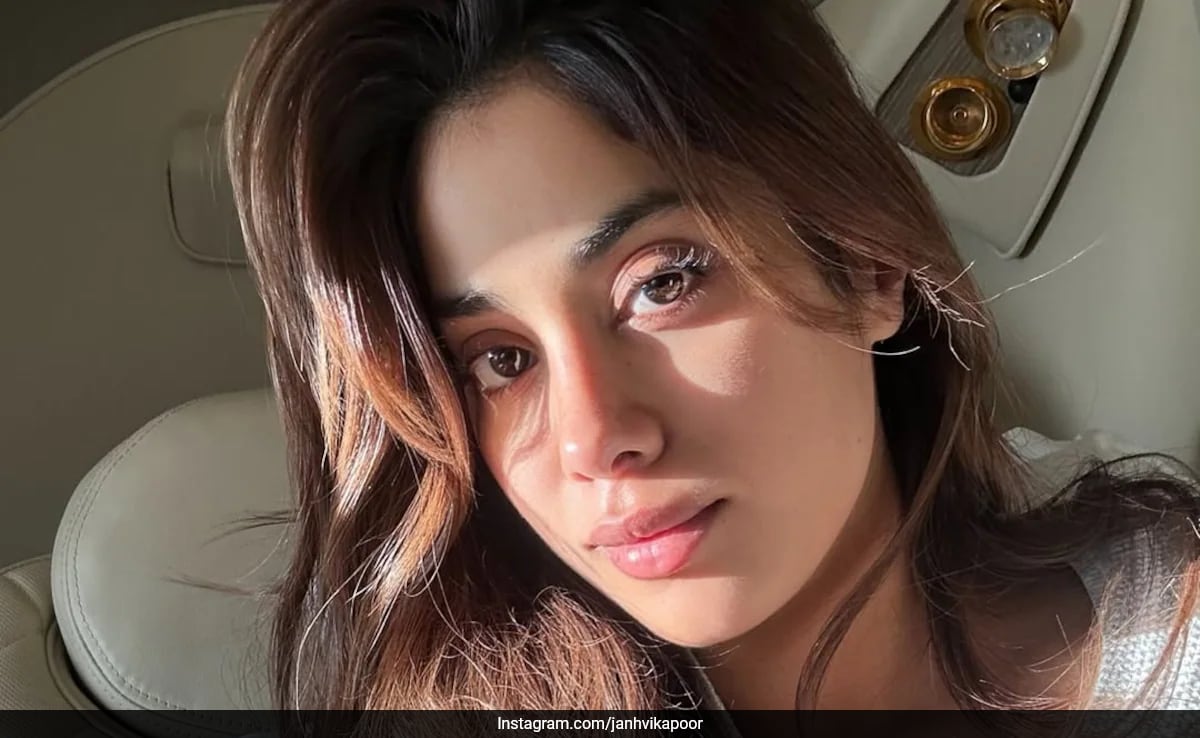 Janhvi Kapoor Shares Sun-Kissed In-Flight Selfies
