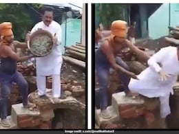 Video: Social Worker's Photo Op Goes Wrong At Temple Site, Falls Into Pit Video: Social Worker's Photo Op Goes Wrong At Temple Site, Falls Into Pit
