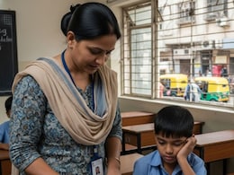 विद्यार्थ्याचं अक्षर खराब म्हणून संतापली शिक्षिका, अशी दिली शिक्षा की वाचून उडेल थरकाप