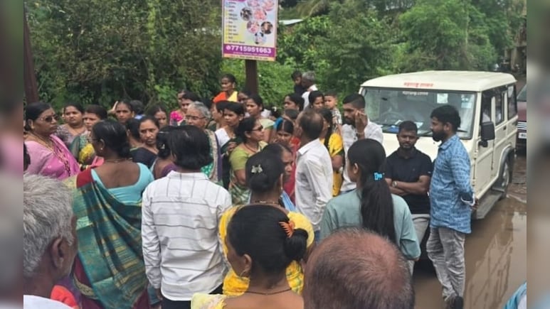 Panvel News: गायरान जमिनीच्या वादातून अधिकाऱ्यांची गाडी अडवली, पनवेल- चिखलेमधील 16 जणांविरोधात कारवाई Panvel News: गायरान जमिनीच्या वादातून अधिकाऱ्यांची गाडी अडवली, पनवेल- चिखलेमधील 16 जणांविरोधात कारवाई