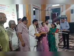 PM Awas Yojana: रीवा में पीएम आवास योजना की बड़ी सौगात, डिप्टी सीएम राजेंद्र शुक्ला ने 1736 हितग्राहियों को सौंपीं घरों की चाबी PM Awas Yojana: रीवा में पीएम आवास योजना की बड़ी सौगात, डिप्टी सीएम राजेंद्र शुक्ला ने 1736 हितग्राहियों को सौंपीं घरों की चाबी
