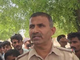 टीचर छठी कक्षा की छात्राओं से करता था छेड़छाड़, आधा दर्जन बच्चियों ने स्कूल जाना छोड़ा टीचर छठी कक्षा की छात्राओं से करता था छेड़छाड़, आधा दर्जन बच्चियों ने स्कूल जाना छोड़ा