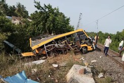2 Students Dead, Many Injured As School Van Hit By Train In Tamil Nadu 2 Students Dead, Many Injured As School Van Hit By Train In Tamil Nadu