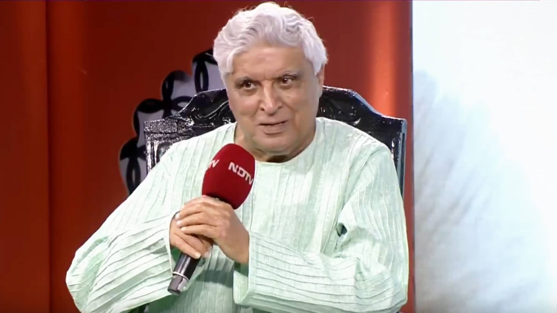 Video: Owaisi पर ऐसा क्या बोले Javed Akhtar कि लग गए ठहाके? | NDTV Creators Manch 2025
