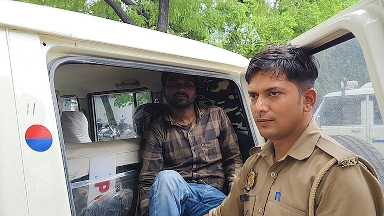 लव स्टोरी बन गई मर्डर की वजह, पढ़िए यूपी के ललितपुर में नीले बोरे की खौफनाक कहानी