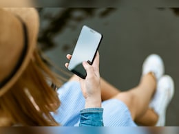 Smartphones Effects: बच्चों के लिए खतरनाक है स्मार्टफोन, 13 वर्ष से कम उम्र के नौनिहालों के मानसिक हेल्थ पर ऐसे डालता है असर Smartphones Effects: बच्चों के लिए खतरनाक है स्मार्टफोन, 13 वर्ष से कम उम्र के नौनिहालों के मानसिक हेल्थ पर ऐसे डालता है असर