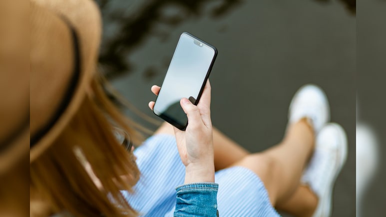 Smartphones Effects: बच्चों के लिए खतरनाक है स्मार्टफोन, 13 वर्ष से कम उम्र के नौनिहालों के मानसिक हेल्थ पर ऐसे डालता है असर Smartphones Effects: बच्चों के लिए खतरनाक है स्मार्टफोन, 13 वर्ष से कम उम्र के नौनिहालों के मानसिक हेल्थ पर ऐसे डालता है असर