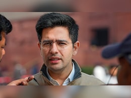 कपिल शर्मा के शो की शूटिंग के दौरान बिगड़ी राघव चड्ढा की मां की तबीयत, अब हालत सामान्य