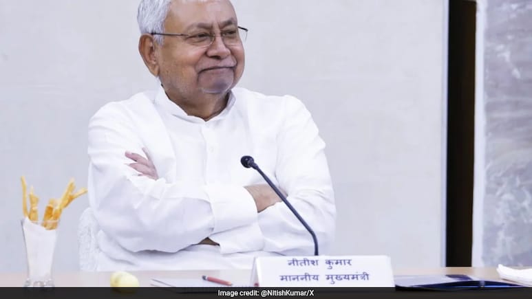 बिहार में आशा वर्कर्स को सीएम नीतीश कुमार का बड़ा तोहफा, 3 गुना बढ़ाया गया मानदेय