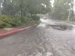 Heavy Rain In Delhi, Streets Waterlogged, Orange Alert Issued Heavy Rain In Delhi, Streets Waterlogged, Orange Alert Issued