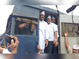 Shaktipeeth Highway: 'शक्तीपीठ' विरोधात चक्काजाम! पालखी मार्ग रोखला, राजू शेट्टींसह कार्यकर्त्यांची धरपकड Shaktipeeth Highway: 'शक्तीपीठ' विरोधात चक्काजाम! पालखी मार्ग रोखला, राजू शेट्टींसह कार्यकर्त्यांची धरपकड