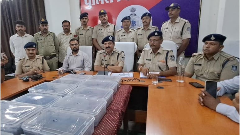 पुलिस को बोलेरो से मिला हथियारों का जखीरा, सुरक्षा एजेंसियां भी करेंगी पूछताछ! इस गैंग से जुड़े हैं तस्कर